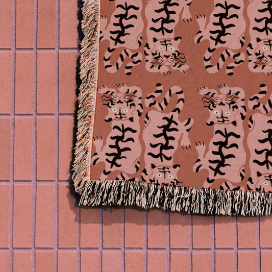 Pink Groovy Tiger Pattern Woven Cotton Throw Blankets