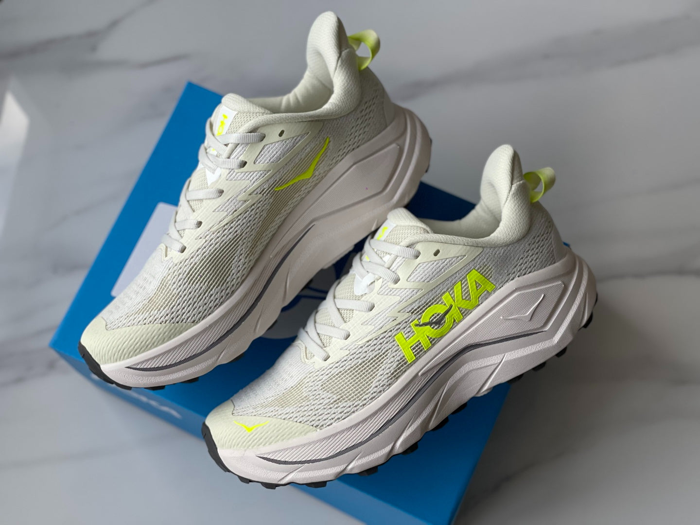Women's Hoka Challenger 8 (Seasonal Colors)