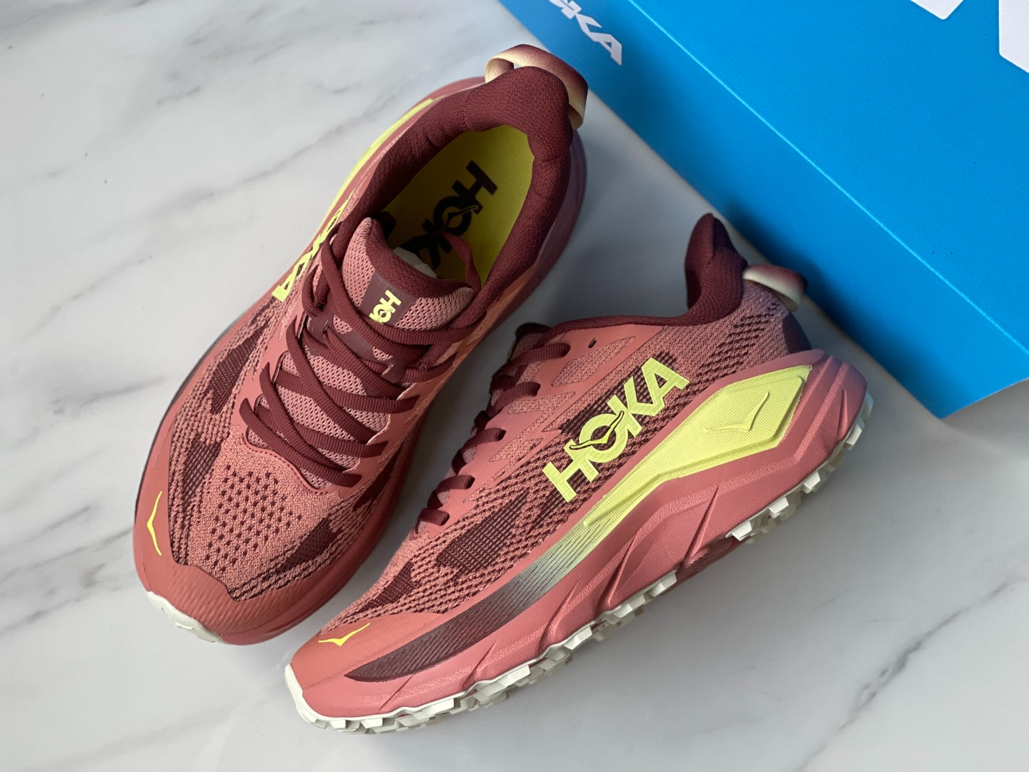 Women's Hoka Challenger 8 (Seasonal Colors)