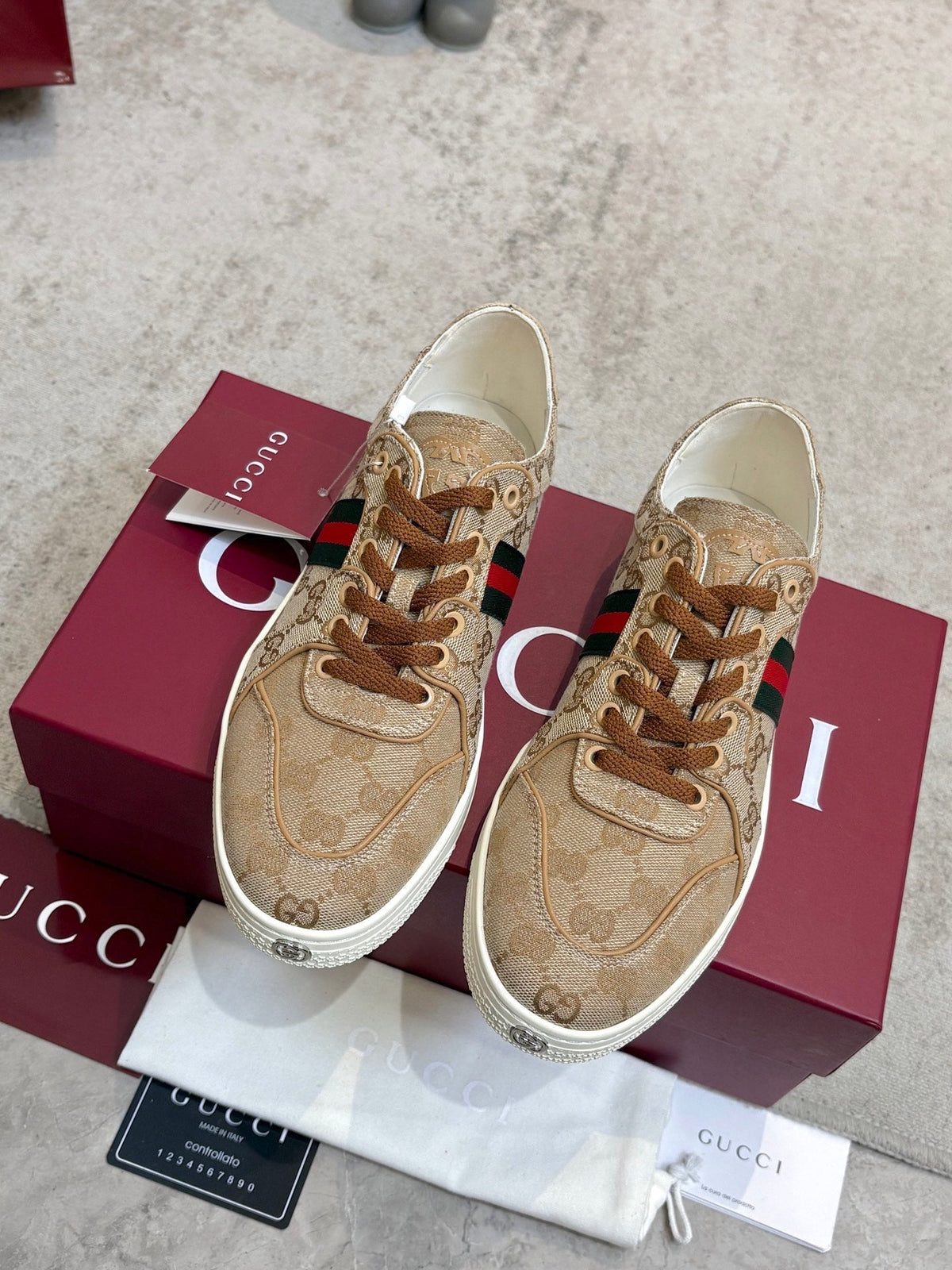GG Stretch Low-Top Trainers Beige Canvas 824431